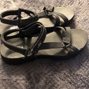 Black womens size 10 goga max sketchers